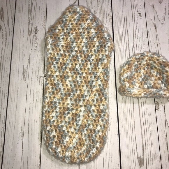 Crochet Newborn Baby Cocoon and Hat - Picture 7 of 8